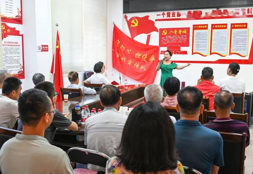 《如果奔跑是我的人生》收官 钟楚曦杨超越迎光而行破茧重生